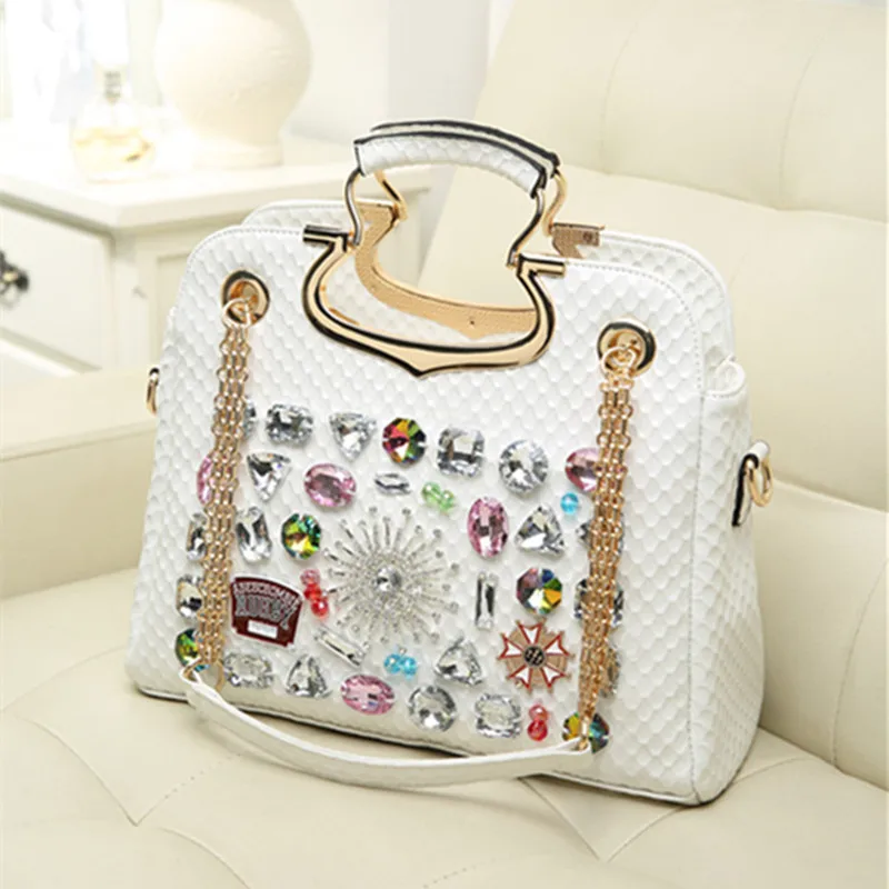Портативные женские сумочки из натуральной кожи, новинка 2023, модная сумка с бриллиантами, сумка на цепочке, сумки-мессенджеры через плечо для подмышек
Портативные женские сумочки из натуральной кожи, новинка 2023, модная сумка с бриллиантами, сумка на цепочке, сумки-мессенджеры через плечо для подмышек
