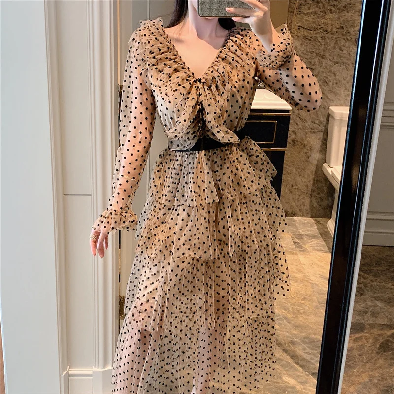 Designer Holiday Polka Dot Summer Dress Elegant V-Neck Ruffles Wave Mesh Flare Sleeve Cake Party Dresses Female Vestidos F081
Designer Holiday Polka Dot Summer Dress Elegant V-Neck Ruffles Wave Mesh Flare Sleeve Cake Party Dresses Female Vestidos F081