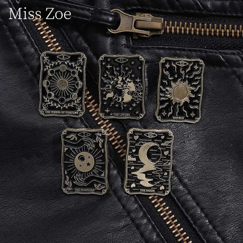Game Divination Tarot Enamel Pin The Fool The Magician High Priestess Brooches Lapel Badge Gothic Jewelry Fortune For Friends
Game Divination Tarot Enamel Pin The Fool The Magician High Priestess Brooches Lapel Badge Gothic Jewelry Fortune For Friends