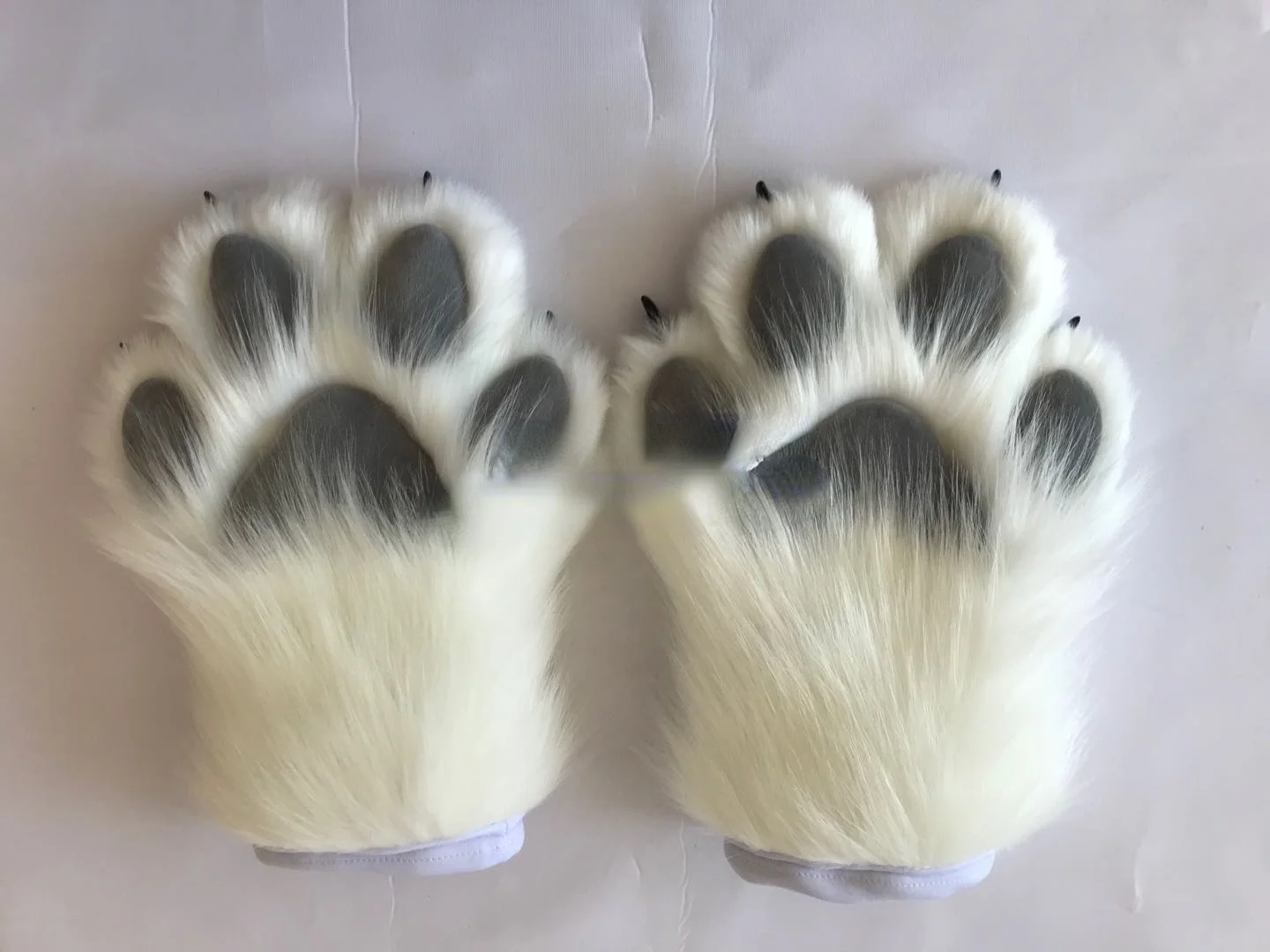 Furry Claws Fursuit Furry Claws Realistic Stage Performances and Large-scale Event Costumes 
Furry Claws Fursuit Furry Claws Realistic Stage Performances and Large-scale Event Costumes