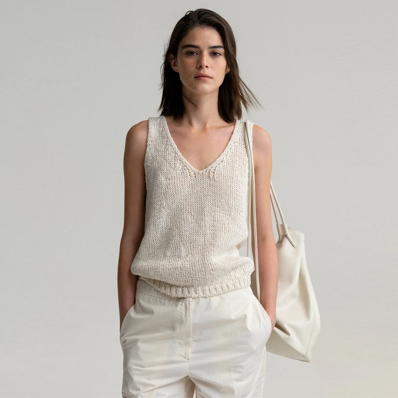 Nothing Written Hollow V-neck Vest 2023 Summer New Loose Knitted Sleeveless Suspenders High Quality Vest Women
Nothing Written Hollow V-neck Vest 2023 Summer New Loose Knitted Sleeveless Suspenders High Quality Vest Women