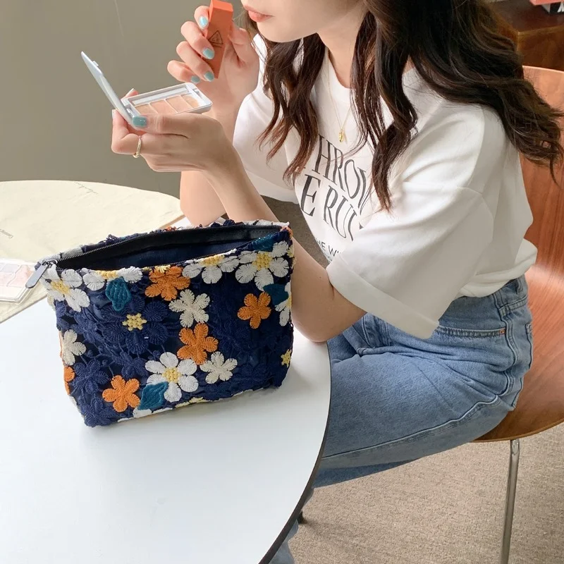 Lace Floral Travel Lipstick Cosmetic Storage Bags New Women Makeup Bags Organizer Beauty Girl Fashion Washing Make Up Bag Pouch
Lace Floral Travel Lipstick Cosmetic Storage Bags New Women Makeup Bags Organizer Beauty Girl Fashion Washing Make Up Bag Pouch