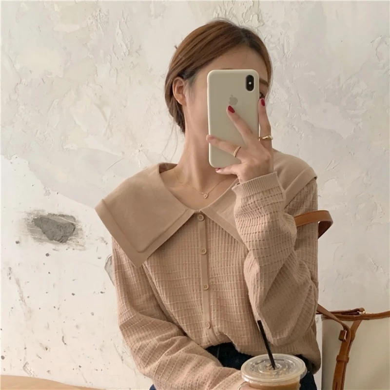 Slim Fit Knitted Long-Sleeves Sweater Elegant Sweet Solid Color Turn-Down Collar Cardigan 2022 Women Thin Sweater Casual Top
Slim Fit Knitted Long-Sleeves Sweater Elegant Sweet Solid Color Turn-Down Collar Cardigan 2022 Women Thin Sweater Casual Top