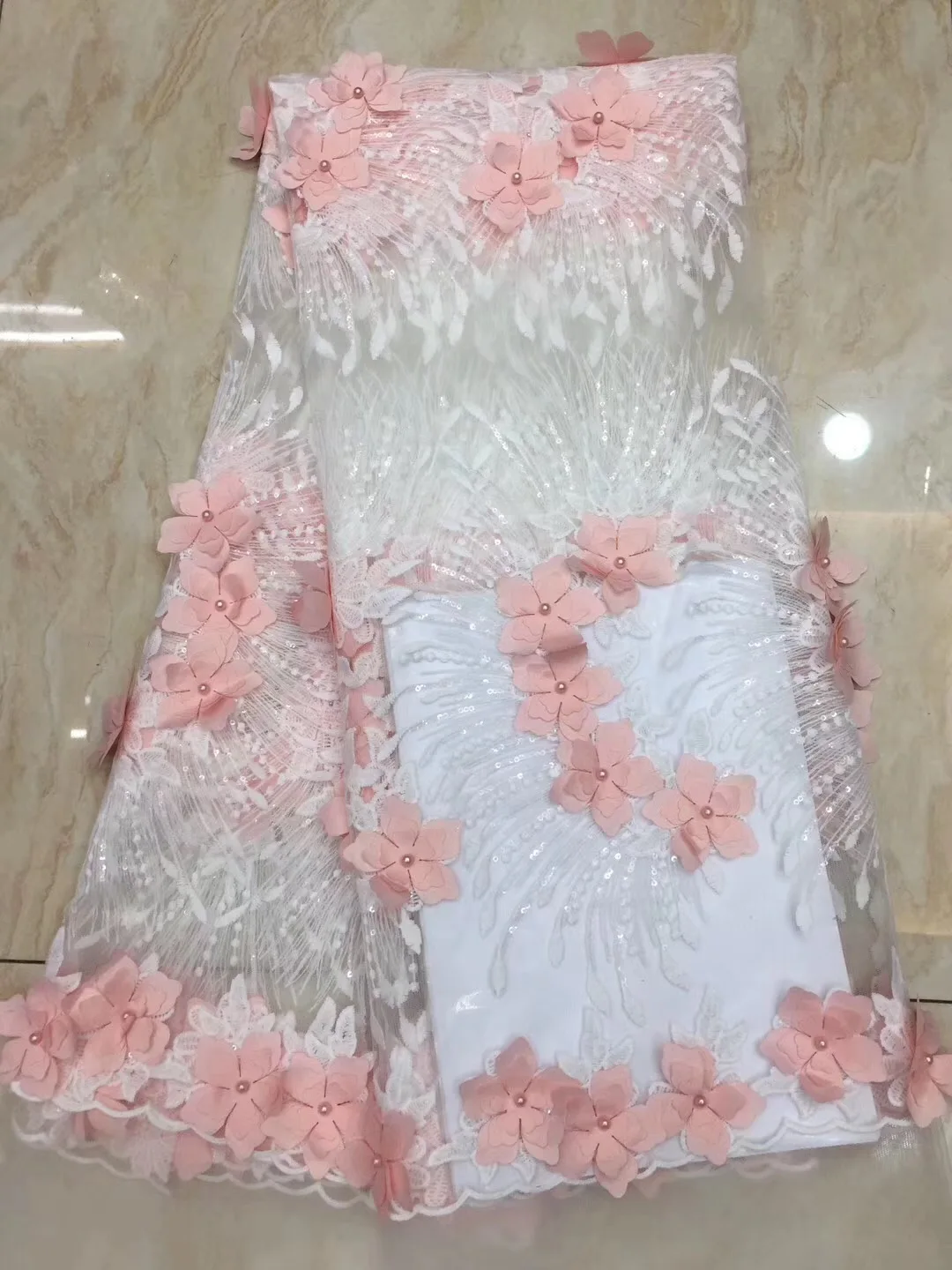 Nieuwste Stijl Bloem Borduren Franse Tulle Lace Stof Met Pailletten Afrikaanse Kant Stof 2021 Hoge Kwaliteit Kant 5yard
Nieuwste Stijl Bloem Borduren Franse Tulle Lace Stof Met Pailletten Afrikaanse Kant Stof 2021 Hoge Kwaliteit Kant 5yard
