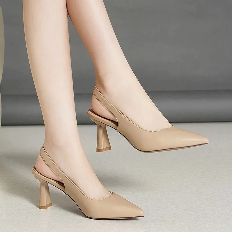 Женские туфли на высоком каблуке, серебристые простые элегантные классические туфли с острым носком, размер 41, лето 2023
Женские туфли на высоком каблуке, серебристые простые элегантные классические туфли с острым носком, размер 41, лето 2023