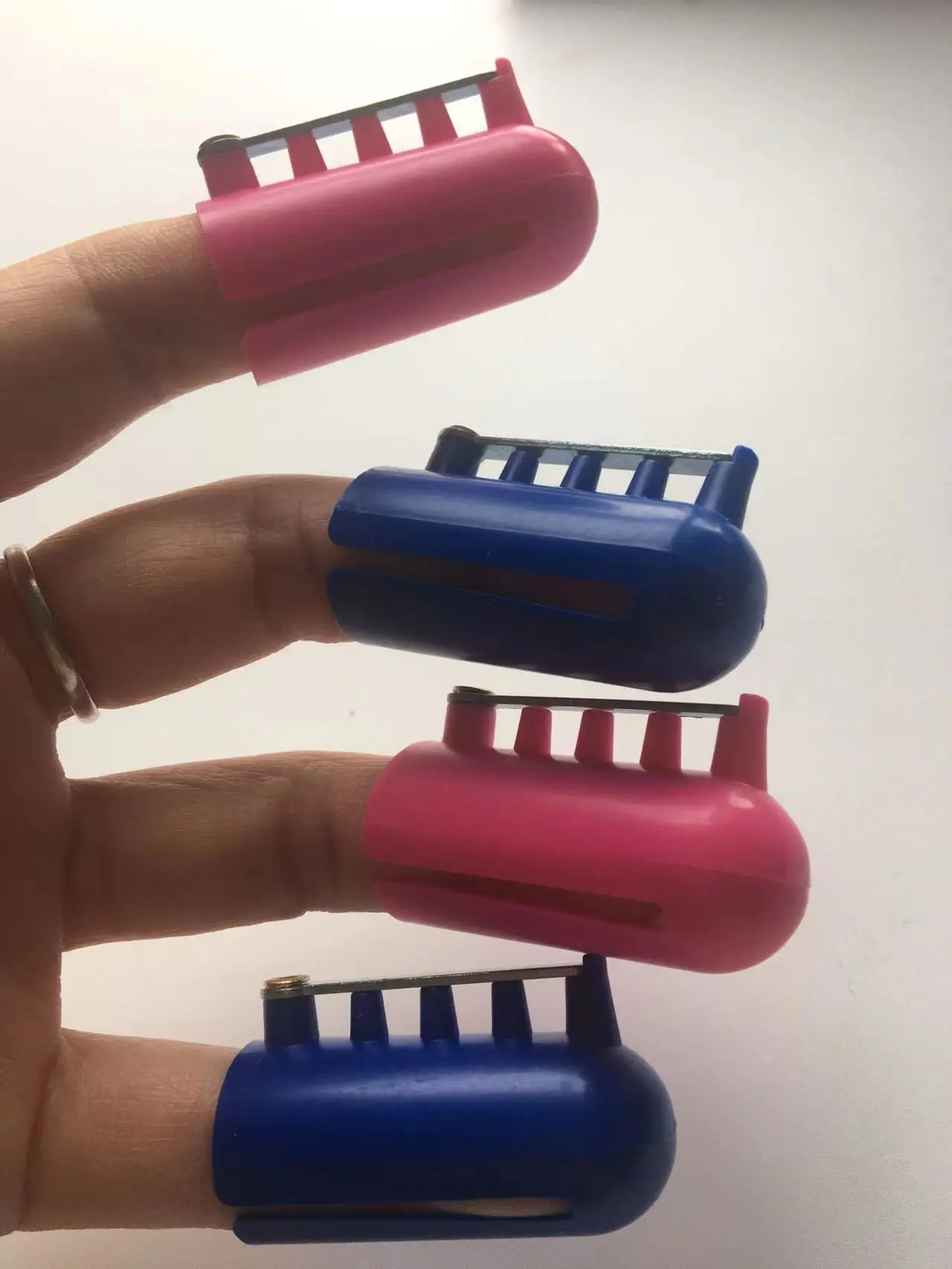 Hot sale 1 Pc Knitting Needle Thimble Braided Knuckle Jacquard Assistant Tool Sewing Accessories Knitting Accessories
Hot sale 1 Pc Knitting Needle Thimble Braided Knuckle Jacquard Assistant Tool Sewing Accessories Knitting Accessories