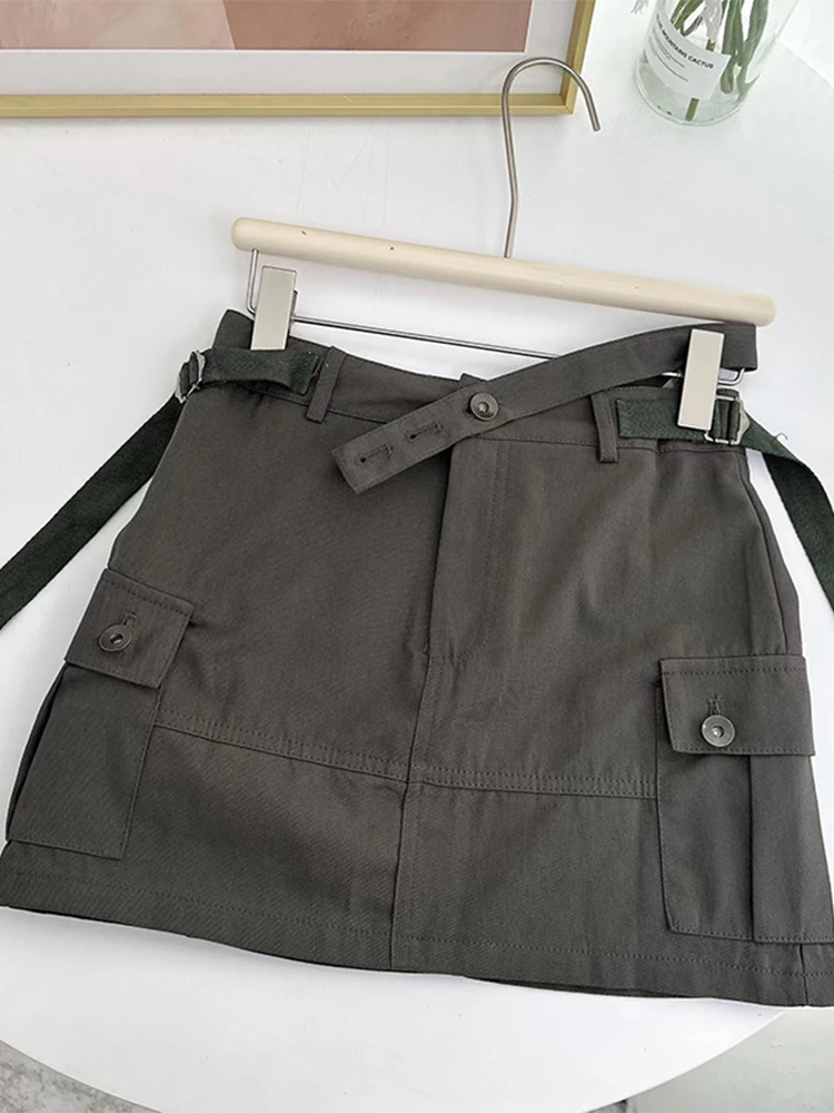 Y2K Retro Solid Color Women Pocket Design Mini Skirts A-line High Waist Female Skirt American Style Streetwear 2023 Summer New
Y2K Retro Solid Color Women Pocket Design Mini Skirts A-line High Waist Female Skirt American Style Streetwear 2023 Summer New
