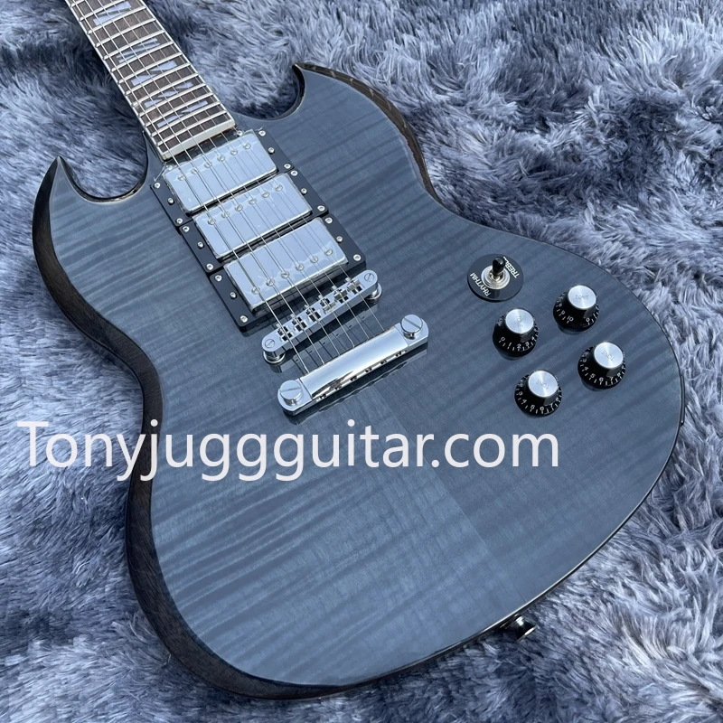 Custom shop SG Modern Figured Guitar Black ,Neck Mahogany,Inlays Mother of Pearl Trapezoids
Custom shop SG Modern Figured Guitar Black ,Neck Mahogany,Inlays Mother of Pearl Trapezoids