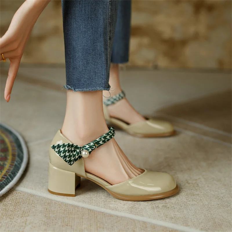 Round Head Ladies Sandals White Cover Heel Women Shoes Summer Pearl Female Pumps Fashion Buckle Strap Zapatos Mujer
Round Head Ladies Sandals White Cover Heel Women Shoes Summer Pearl Female Pumps Fashion Buckle Strap Zapatos Mujer