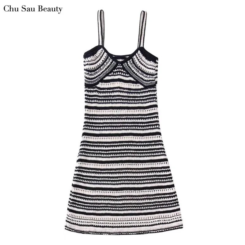 Платье-слинг женское трикотажное в полоску, без рукавов
Платье-слинг женское трикотажное в полоску, без рукавов