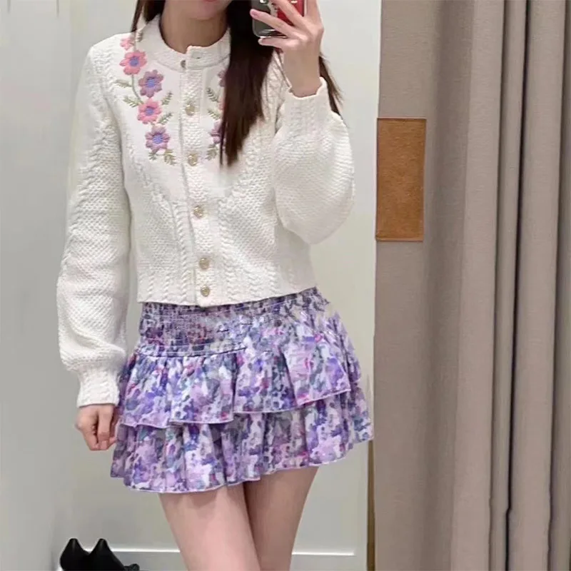 Women's Cardigan Floral Embroidery Long Puff Sleeve O-Neck Single Breasted Sweet Knit Coat
Women's Cardigan Floral Embroidery Long Puff Sleeve O-Neck Single Breasted Sweet Knit Coat