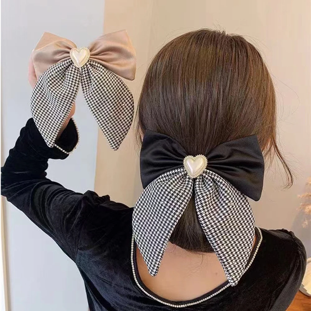 Elegant Pearl Streamer Hair Bows Clip Women Ponytail Hairpin Pearl Rim Mesh Bowknot Grips Barrettes Top Head Headdress Headwear
Elegant Pearl Streamer Hair Bows Clip Women Ponytail Hairpin Pearl Rim Mesh Bowknot Grips Barrettes Top Head Headdress Headwear
