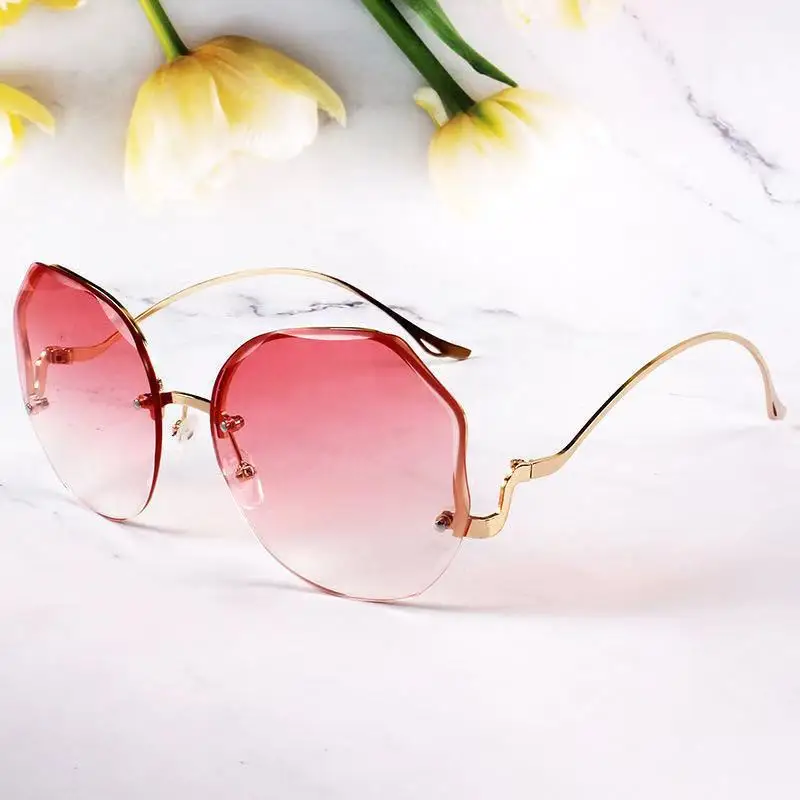 New Women's Borderless Sunglasses Women Brand Designer Fashion Sun Lady Glasses Summer Outdoor Travel Eyewear UV400 Gafas De Sol
New Women's Borderless Sunglasses Women Brand Designer Fashion Sun Lady Glasses Summer Outdoor Travel Eyewear UV400 Gafas De Sol