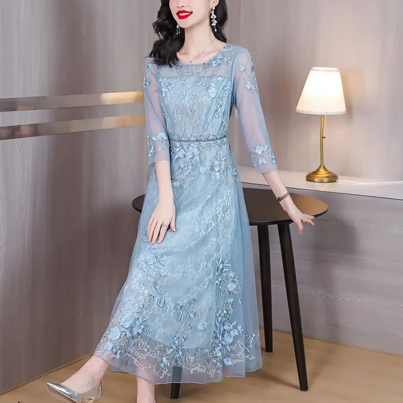 Тяжелое промышленное платье с вышивкой весна/лето 2023 платье для молодых мам темпераментное платье средней длины с вышивкой бусинами и сеткой
Тяжелое промышленное платье с вышивкой весна/лето 2023 платье для молодых мам темпераментное платье средней длины с вышивкой бусинами и сеткой