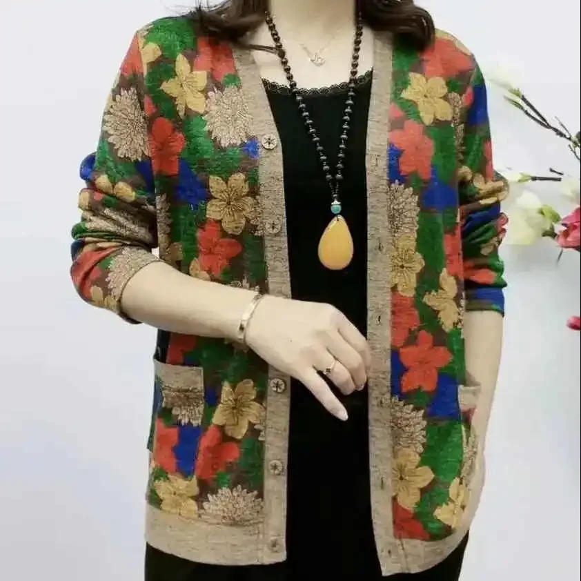Mother's Clothing Middle-Aged Women's Jackets Fortune Tree Knitted Printed Cardigan Loose Coat Long-Sleeved Card Ladies Top
Mother's Clothing Middle-Aged Women's Jackets Fortune Tree Knitted Printed Cardigan Loose Coat Long-Sleeved Card Ladies Top