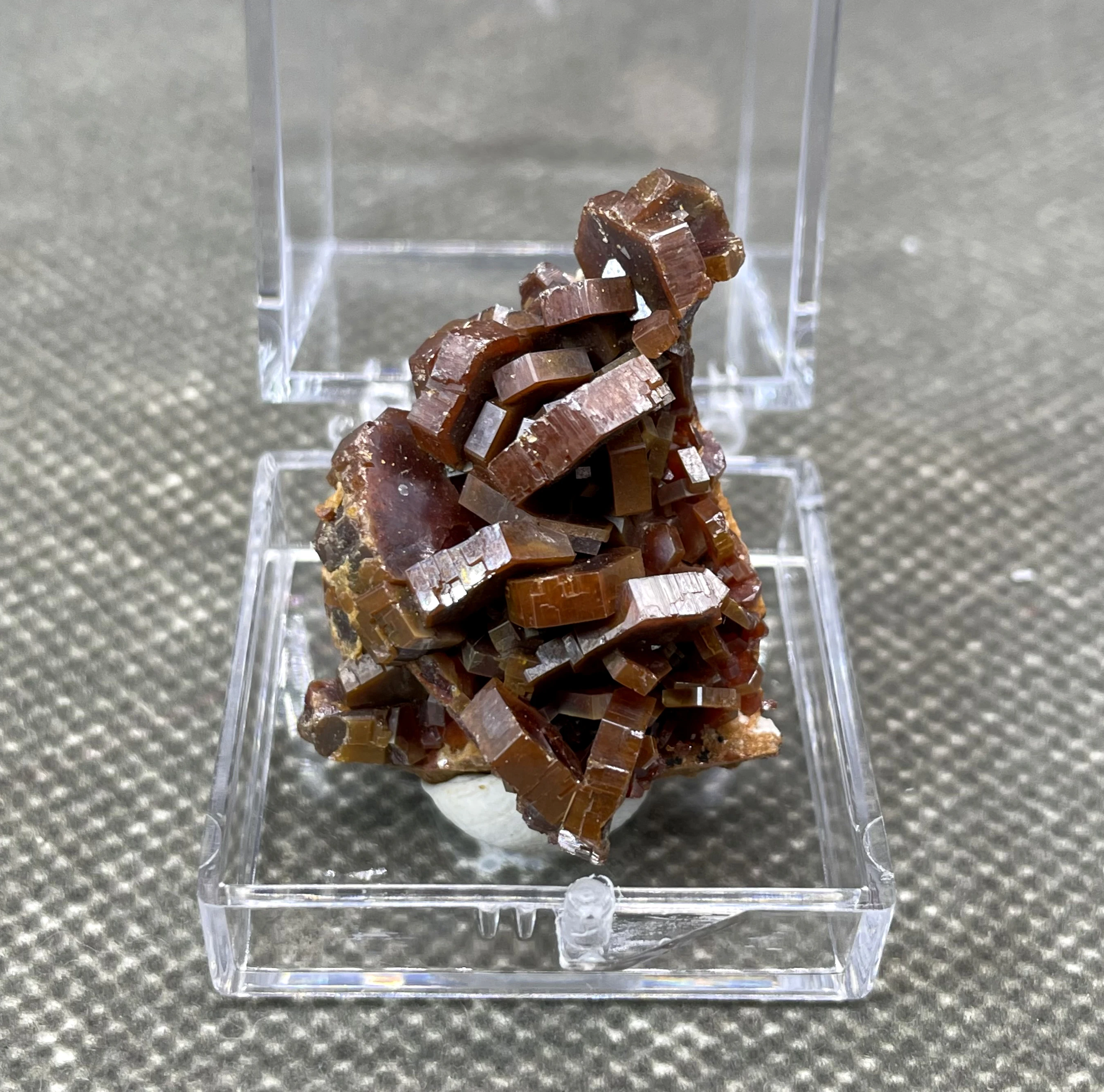 NEW! 100% Natural Large particles Vanadinite mineral specimen quartz crystal specimen Stones and crystals + box size 3.4 cm
NEW! 100% Natural Large particles Vanadinite mineral specimen quartz crystal specimen Stones and crystals + box size 3.4 cm