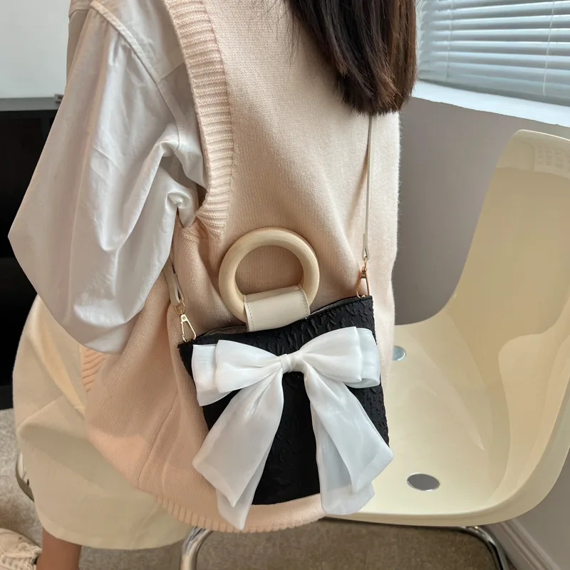 Round Handle Handbags for Women 2022 Designer Luxury Designer Purse and Handbag Luxury Leather Bag for Women Small Bucket Bag
Round Handle Handbags for Women 2022 Designer Luxury Designer Purse and Handbag Luxury Leather Bag for Women Small Bucket Bag