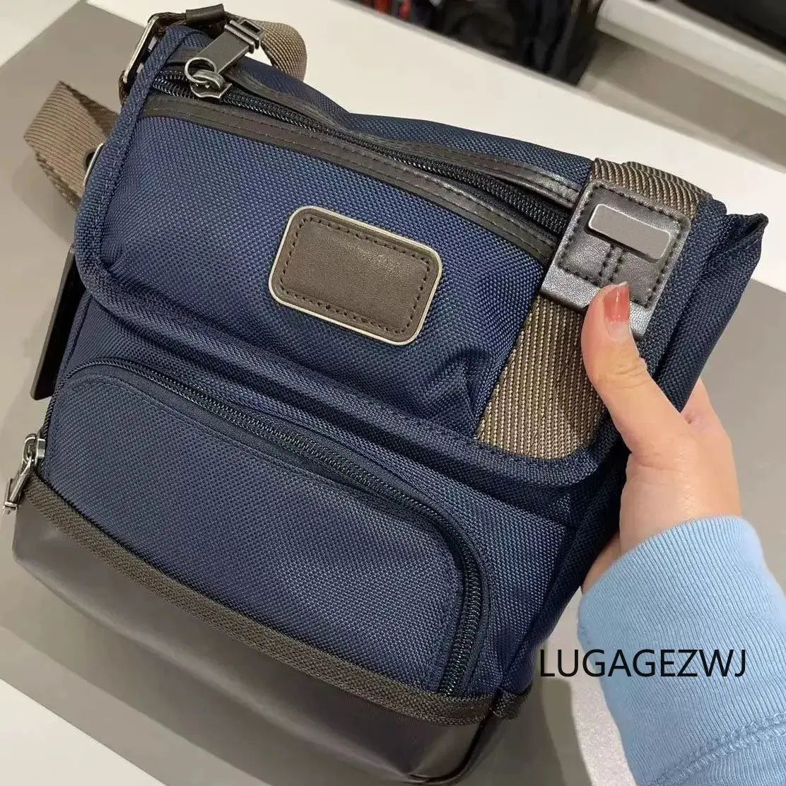 Brand Shoulder Bag Men Waterproof Messenger Bag For Male High Quality Zipper Travel Business Crossbody Bags
Brand Shoulder Bag Men Waterproof Messenger Bag For Male High Quality Zipper Travel Business Crossbody Bags