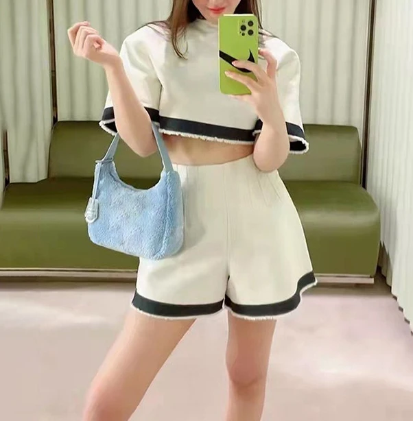Fashion Zipper Colorblock Short T-shirt Casual Wide Leg Denim Shorts Sets 2022 Summer Suit Two Piece Sets Womens Outifits
Fashion Zipper Colorblock Short T-shirt Casual Wide Leg Denim Shorts Sets 2022 Summer Suit Two Piece Sets Womens Outifits