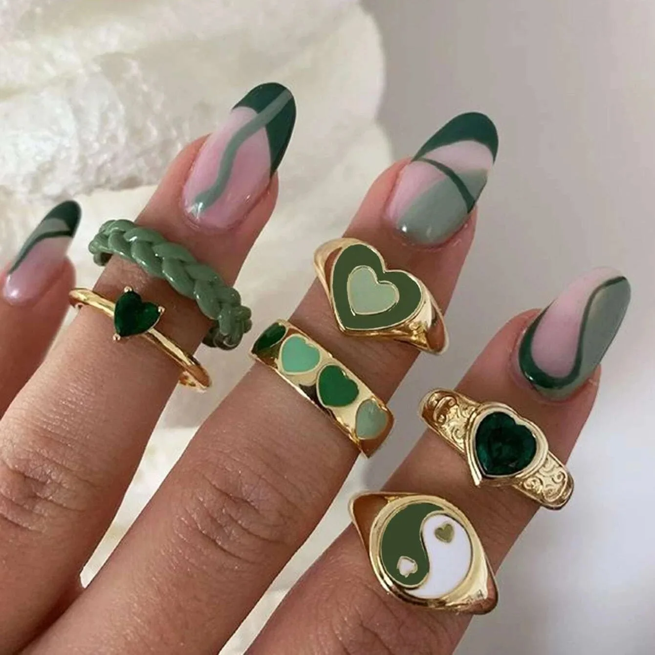 6Pcs Green Embrace Hands Rings Set for Women Metal Paint Coating Creative INS Style Love Heart Ring Fashion Jewelry For Women
6Pcs Green Embrace Hands Rings Set for Women Metal Paint Coating Creative INS Style Love Heart Ring Fashion Jewelry For Women