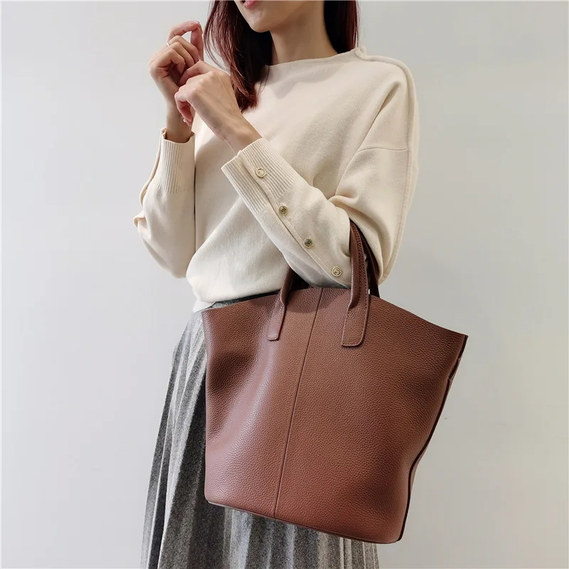 New leather women's bag shoulder messenger head layer cowhide commuter bag large capacity fashion handbag all-match bucket bag
New leather women's bag shoulder messenger head layer cowhide commuter bag large capacity fashion handbag all-match bucket bag