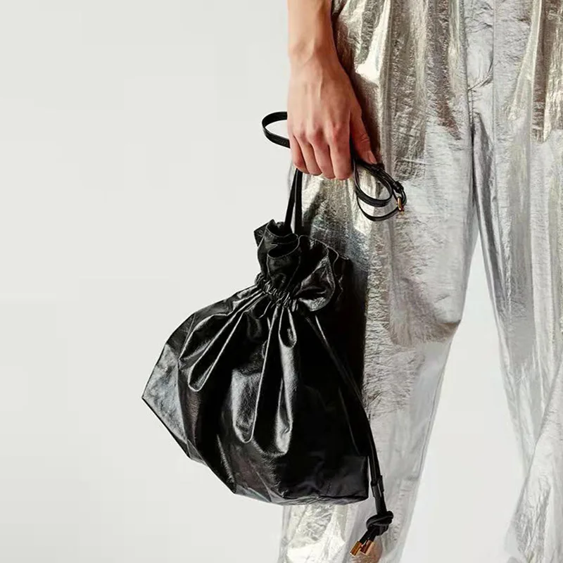 2022 new fashion simple shoulder bags for lady drawstring sacks women genuine leather bag
2022 new fashion simple shoulder bags for lady drawstring sacks women genuine leather bag