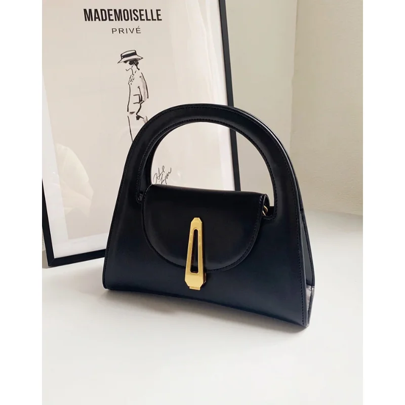 High-end Fashion Bag Women's Summer 2023 New Texture Small Crowd Bag Design Versatile Summer Cross-body Women's Black Handbag
High-end Fashion Bag Women's Summer 2023 New Texture Small Crowd Bag Design Versatile Summer Cross-body Women's Black Handbag