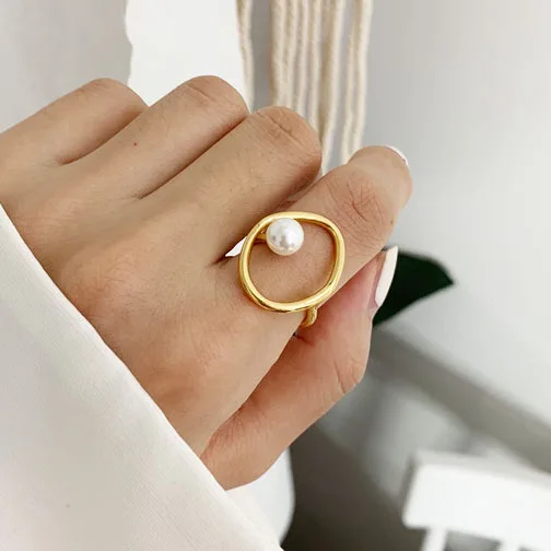 Personality Design Geometric Pearl Beads Inlaid Gold Ring Women Korean Japanese Fashion Jewelry 2022
Personality Design Geometric Pearl Beads Inlaid Gold Ring Women Korean Japanese Fashion Jewelry 2022