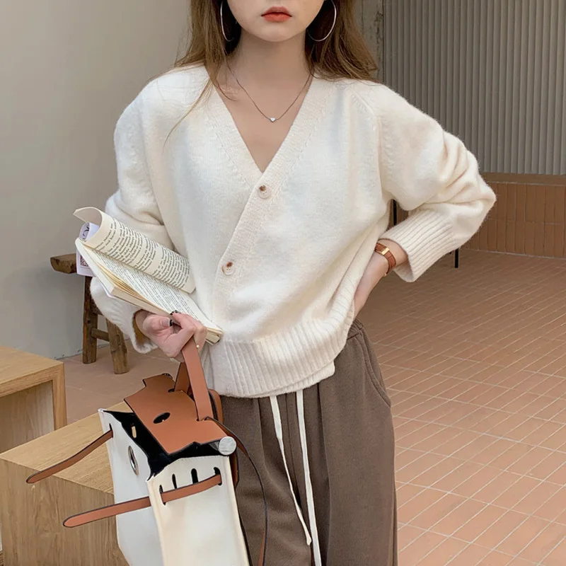 OHRYIYIE Beige Irregular Loose Single Breasted Cardigan Sweater Women 2023 New Fashion V-neck Knitted Sweater Coat Female Tops
OHRYIYIE Beige Irregular Loose Single Breasted Cardigan Sweater Women 2023 New Fashion V-neck Knitted Sweater Coat Female Tops