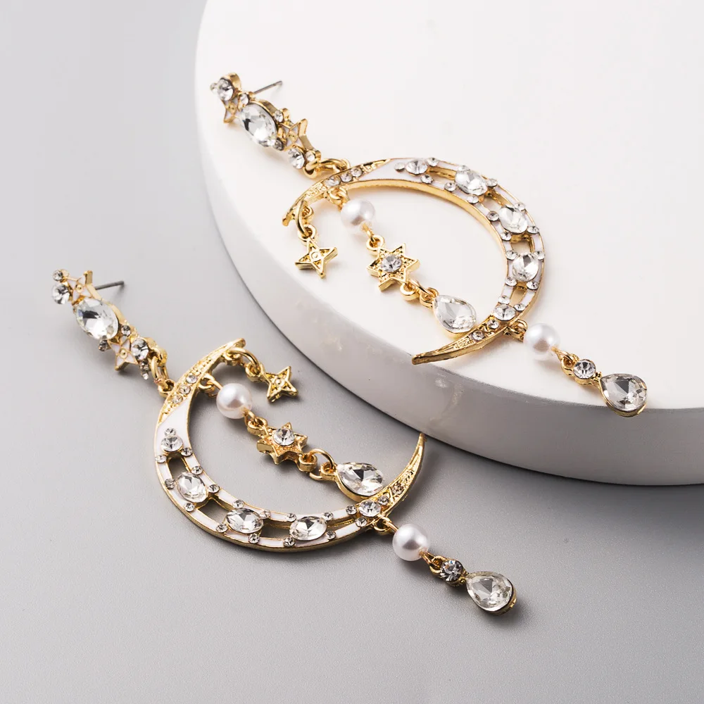 Carlidana Luxury Royal Moon Crystal Pearl Long Drop Earrings Vintage 18 K Gold Plated Jewelry for Women Wedding Party Gifts
Carlidana Luxury Royal Moon Crystal Pearl Long Drop Earrings Vintage 18 K Gold Plated Jewelry for Women Wedding Party Gifts