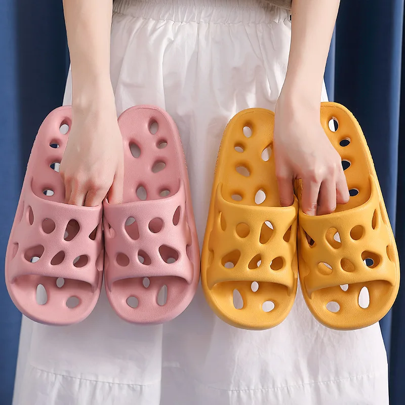 Net Red Simple Hollow Slippers Summer Women's Home Thick Bottom Stepping on Feces Couple Bathroom Bath Slippers
Net Red Simple Hollow Slippers Summer Women's Home Thick Bottom Stepping on Feces Couple Bathroom Bath Slippers