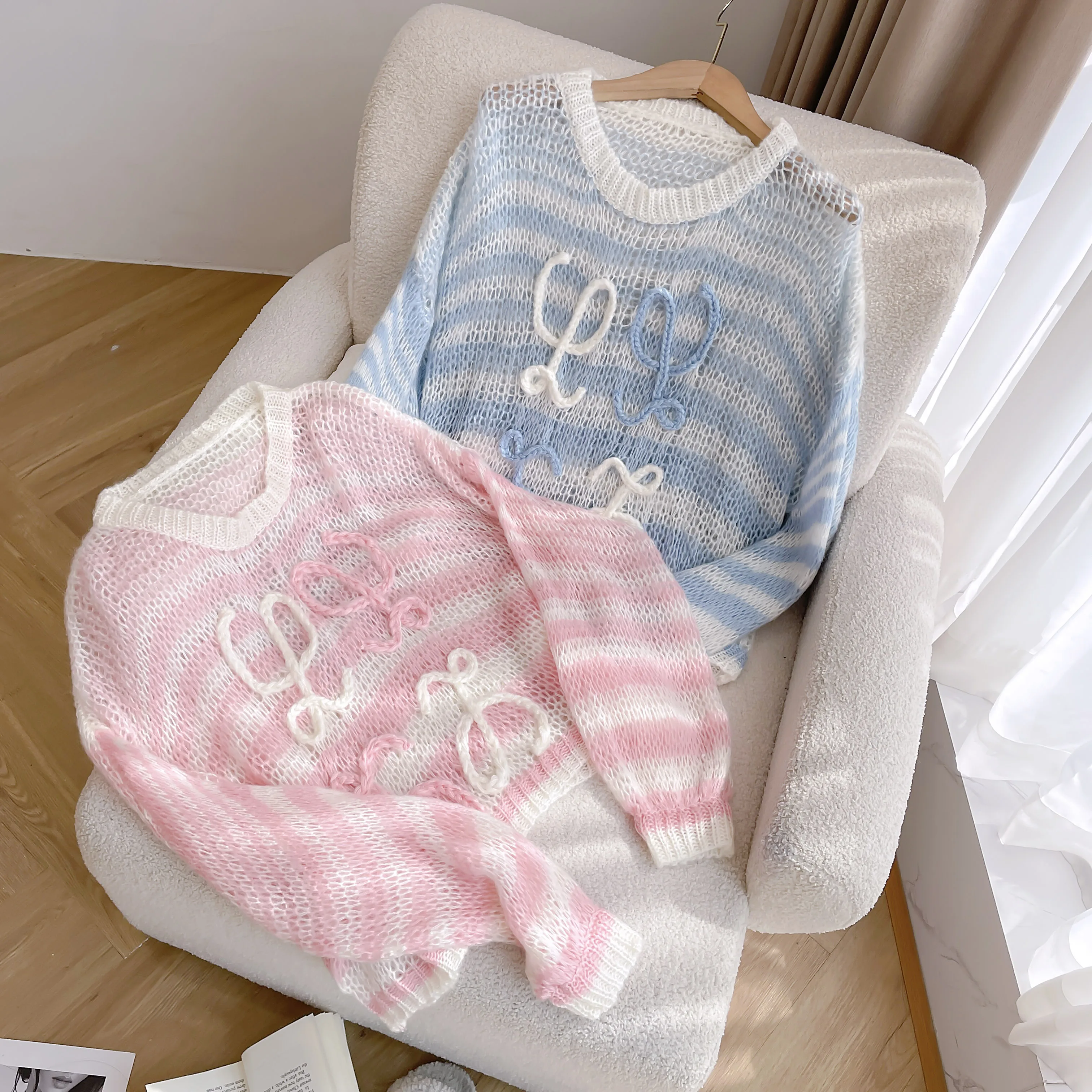 Spring Autumn Women Sweater Casual Knitwear Solid All-match Loose Lantern Sleeve Cashmere Knitted Pullovers Runway
Spring Autumn Women Sweater Casual Knitwear Solid All-match Loose Lantern Sleeve Cashmere Knitted Pullovers Runway