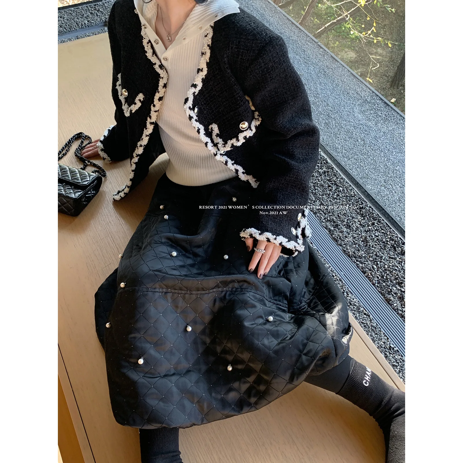 Skirts Pearl High Waist Niche Design Sense A-line Halfyear New Autumn And Winter Long
Skirts Pearl High Waist Niche Design Sense A-line Halfyear New Autumn And Winter Long