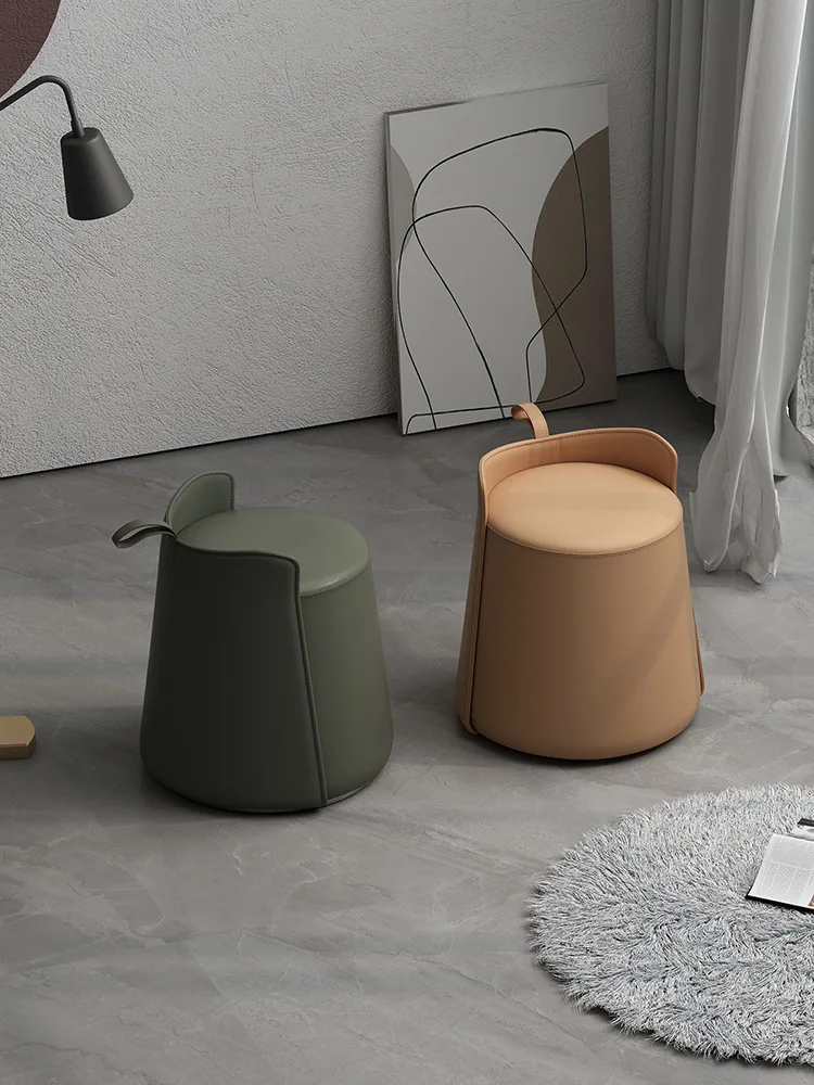 Rotatable makeup stool Leather unique design light luxury dressing chair living room small stool home bedroom low stool
Rotatable makeup stool Leather unique design light luxury dressing chair living room small stool home bedroom low stool