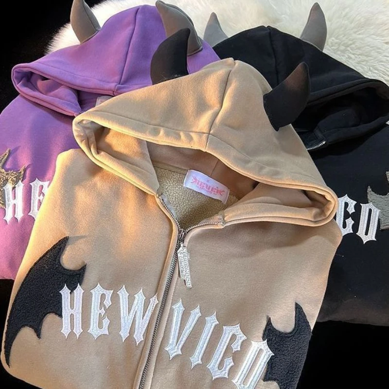 2022 New Little Devil Flocking Embroidery Zipper Hoodies Women Street Hip-Hop Plus Velvet Padded Sweatshirts Couple Loose Coats
2022 New Little Devil Flocking Embroidery Zipper Hoodies Women Street Hip-Hop Plus Velvet Padded Sweatshirts Couple Loose Coats