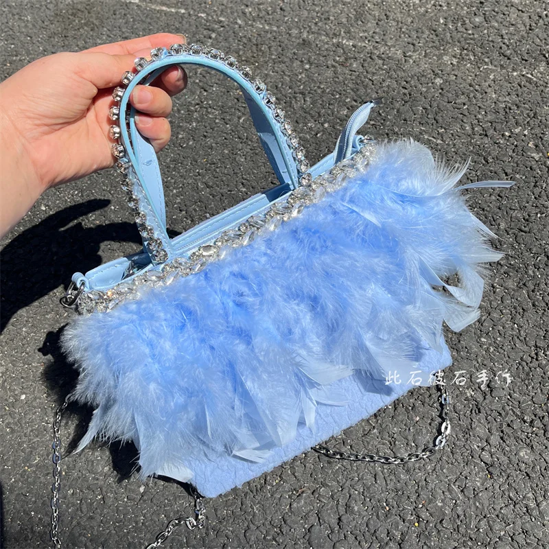 Luxury Design Ostrich Feather Handbag Crystal Shiny Rhinestone Diamond Evening Bag Dinner Party Clutch Purse Women Shoulder Bag
Luxury Design Ostrich Feather Handbag Crystal Shiny Rhinestone Diamond Evening Bag Dinner Party Clutch Purse Women Shoulder Bag