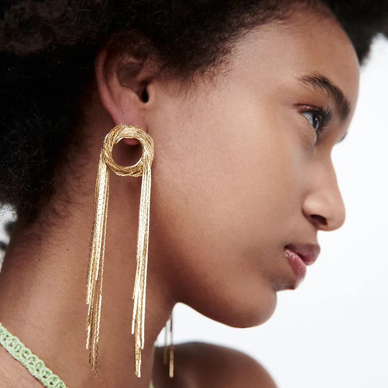 Women's Exaggerated Vintage Dangle Earrings Gold Color Metal Geometric Chain Tassel Drop Earrings Banquet Jewelry Accessories
Women's Exaggerated Vintage Dangle Earrings Gold Color Metal Geometric Chain Tassel Drop Earrings Banquet Jewelry Accessories