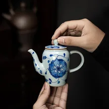 Blue and White Interlock Branch Lotus Moisturizing Pot Porcelain Kung Fu Tea Set Teapot Small Capacity Tea Kettle Tea Infuser