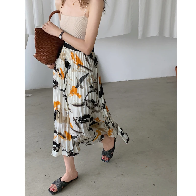 New 2022 Elegant Floral Print Skirt Women Vintage High Waist pleated Skirt Female
New 2022 Elegant Floral Print Skirt Women Vintage High Waist pleated Skirt Female