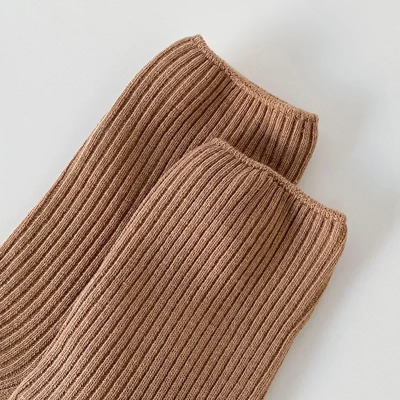 Осенние носки среднего цвета корейские и спортивные носки милые женские модные черные носки весенние универсальные белые однотонные 
Осенние носки среднего цвета корейские и спортивные носки милые женские модные черные носки весенние универсальные белые однотонные