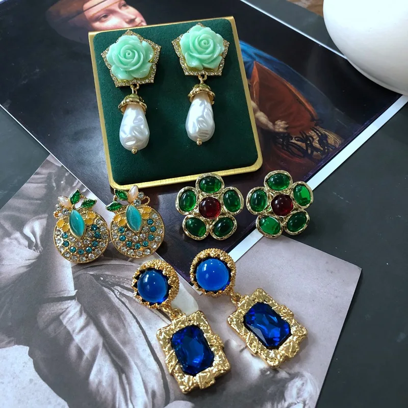Real Gold Plated Rhinestone Diamond Rose Flower Pineapple Silver Needle Stud Earrings Baroque Pearl Drop Earrings
Real Gold Plated Rhinestone Diamond Rose Flower Pineapple Silver Needle Stud Earrings Baroque Pearl Drop Earrings