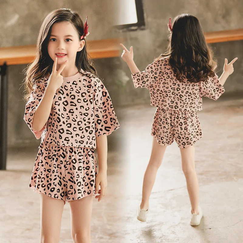 Girls Clothes Suit Summer 2023 New Korean Fashion Leopard Print Children Sports Shorts Two-Piece Set Kids Casual Tracksuits
Girls Clothes Suit Summer 2023 New Korean Fashion Leopard Print Children Sports Shorts Two-Piece Set Kids Casual Tracksuits