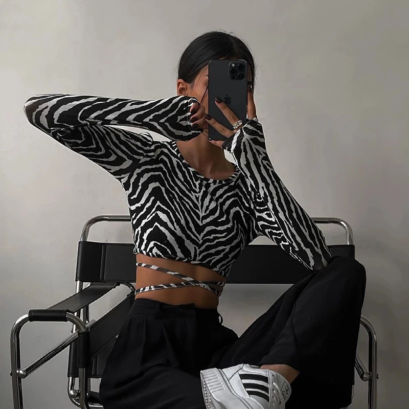 Women's Zebra Pattern Backless Short T-Shirt Spring Summer Sexy Lace Up O Neck Tops Bodycon Long Sleeve Streetwear Female Tees
Women's Zebra Pattern Backless Short T-Shirt Spring Summer Sexy Lace Up O Neck Tops Bodycon Long Sleeve Streetwear Female Tees