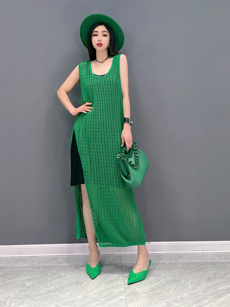 SuperAen 2022 Summer New Fashion Casual Vest Hollow Out Split Slim Solid Tank Tops Women 
SuperAen 2022 Summer New Fashion Casual Vest Hollow Out Split Slim Solid Tank Tops Women