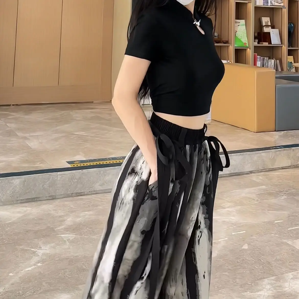 Temperament Light familiar wind spice girl senior sense short-sleeved T-shirt woman summer slim show thin new style white
Temperament Light familiar wind spice girl senior sense short-sleeved T-shirt woman summer slim show thin new style white