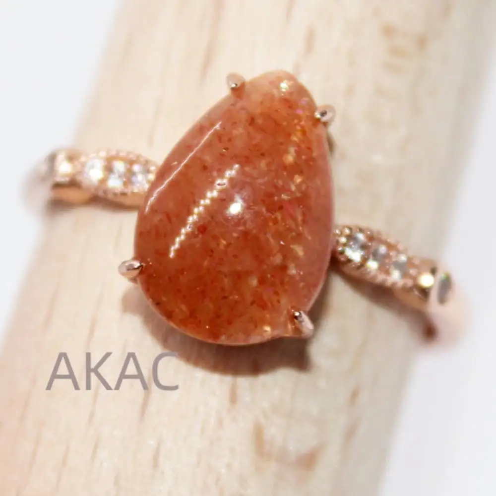 925 sterling silver Natural golden sunstone teardrop design adjustable ring stone size approx8*12mm
925 sterling silver Natural golden sunstone teardrop design adjustable ring stone size approx8*12mm