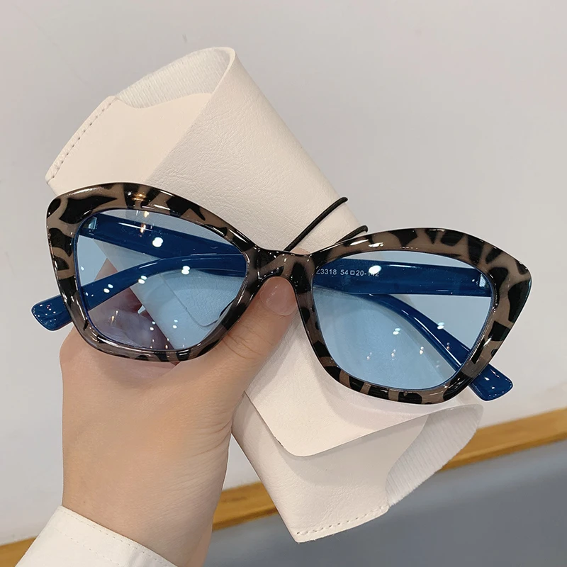 Fashion Cat Eye Sunglasses for Women Vintage Shades UV400 Brand Designer Men Trendy Multicolor Eyewear for Lady Gafas De Sol
Fashion Cat Eye Sunglasses for Women Vintage Shades UV400 Brand Designer Men Trendy Multicolor Eyewear for Lady Gafas De Sol