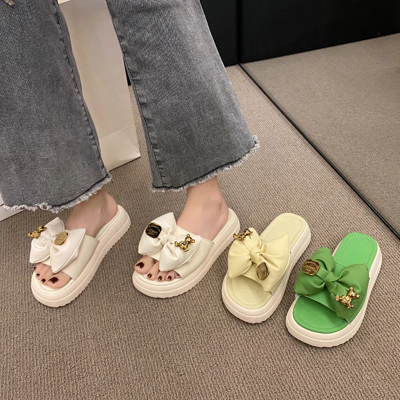 BCEBYL 2023 New SummerFlat Heel Shoes Butterfly Metal Decor Slippers Women‘s Green Color Sandals Women's Platform Beach Slippers
BCEBYL 2023 New SummerFlat Heel Shoes Butterfly Metal Decor Slippers Women‘s Green Color Sandals Women's Platform Beach Slippers