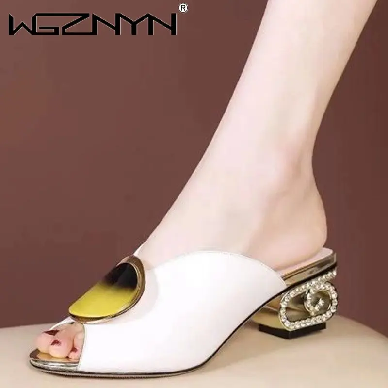 Женские босоножки на высоком каблуке, с открытым носком
Женские босоножки на высоком каблуке, с открытым носком