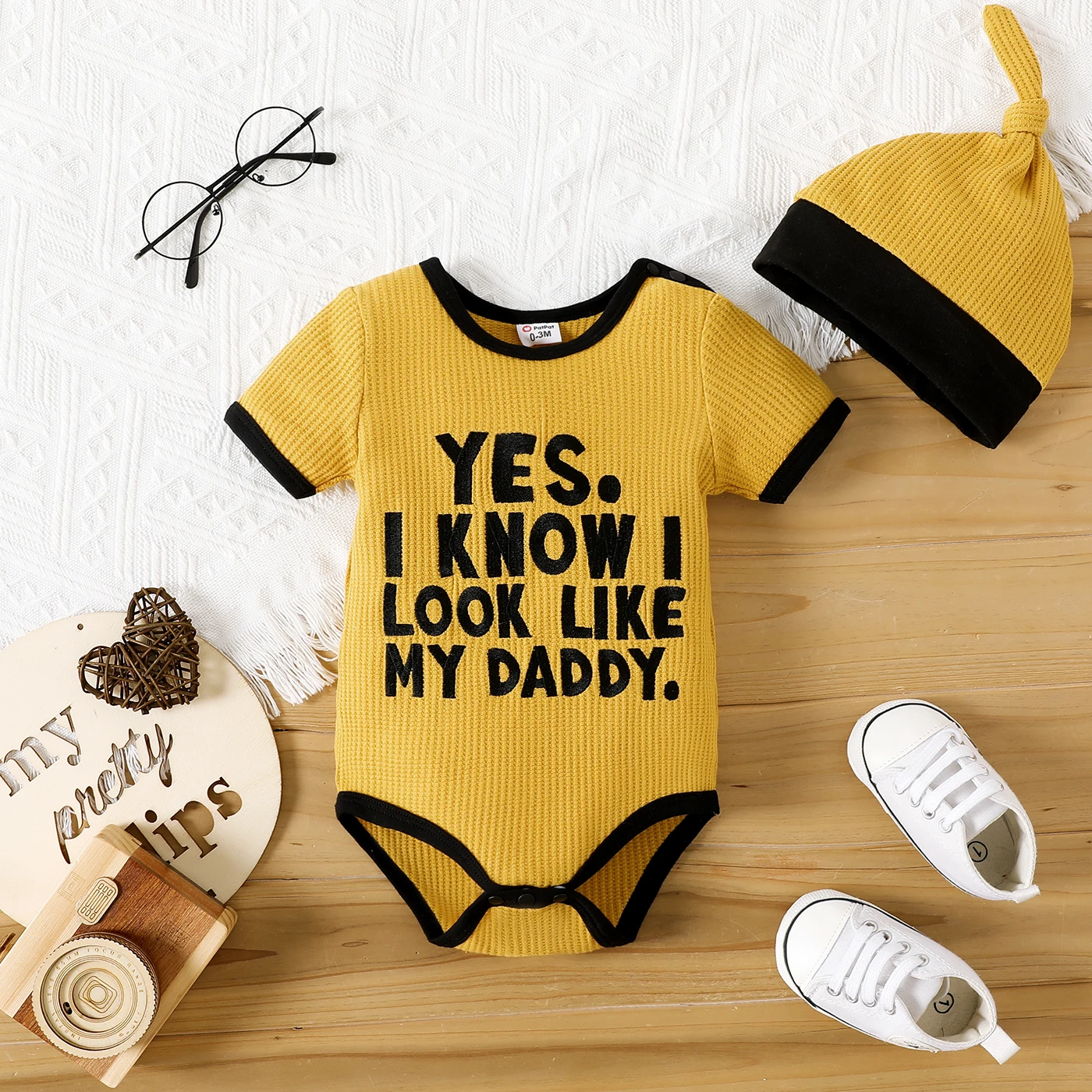 PatPat Father's Day 2pcs Baby Boy/Girl Letter Embroidered Waffle Short-sleeve Romper & Hat Set
PatPat Father's Day 2pcs Baby Boy/Girl Letter Embroidered Waffle Short-sleeve Romper & Hat Set